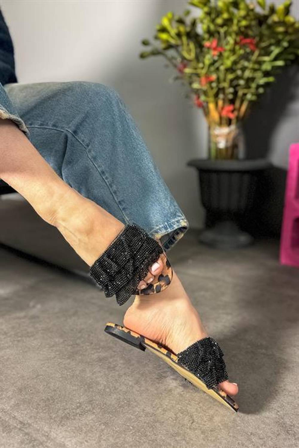 Жіночі шльопанці Markano Veriy з леопардовим принтом і камінчиками, розміри: 36-40