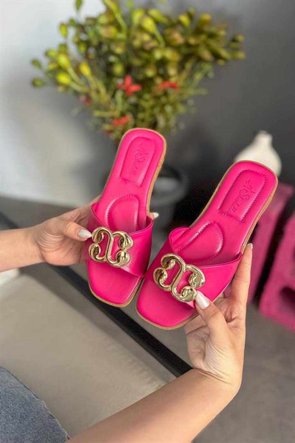 Markano Rosi Fuşya Gold Toka Detaylı Kadın Terlik