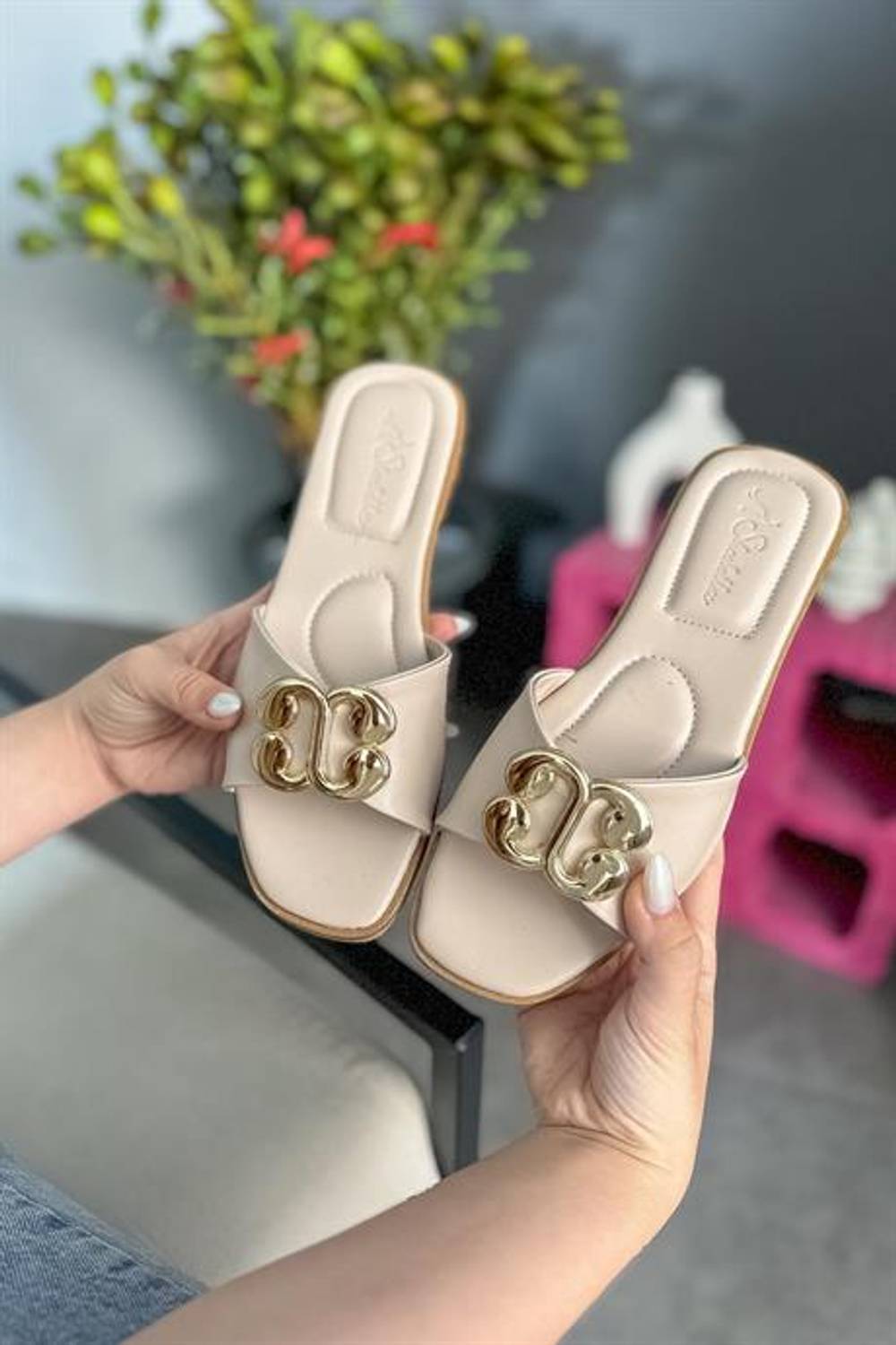 Markano Rosi Bej Gold Toka Detaylı Kadın Terlik