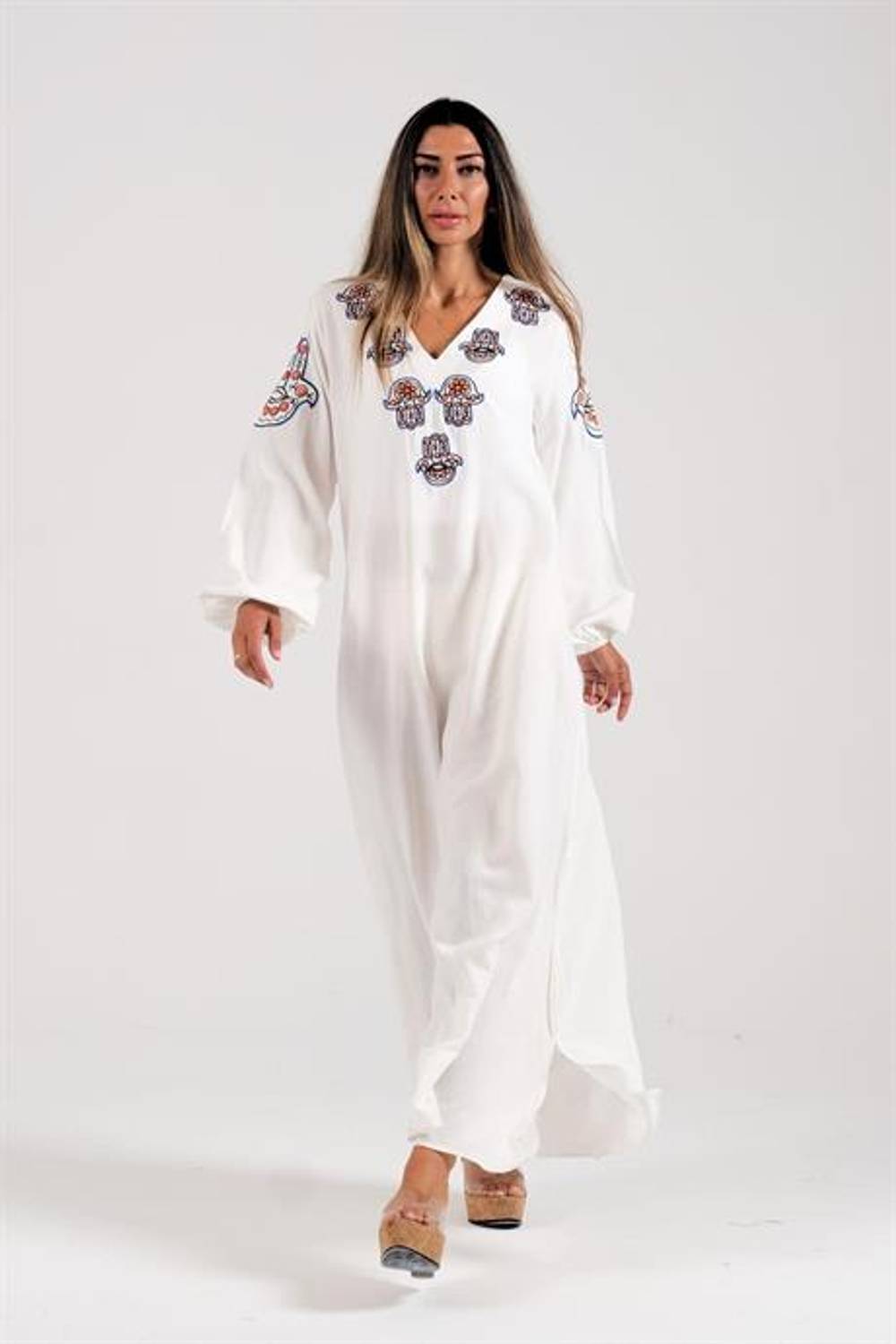 Markano Beyaz V Yaka Kolları ve Yakası Fatima Eli Nakışlı Uzun Elbise
