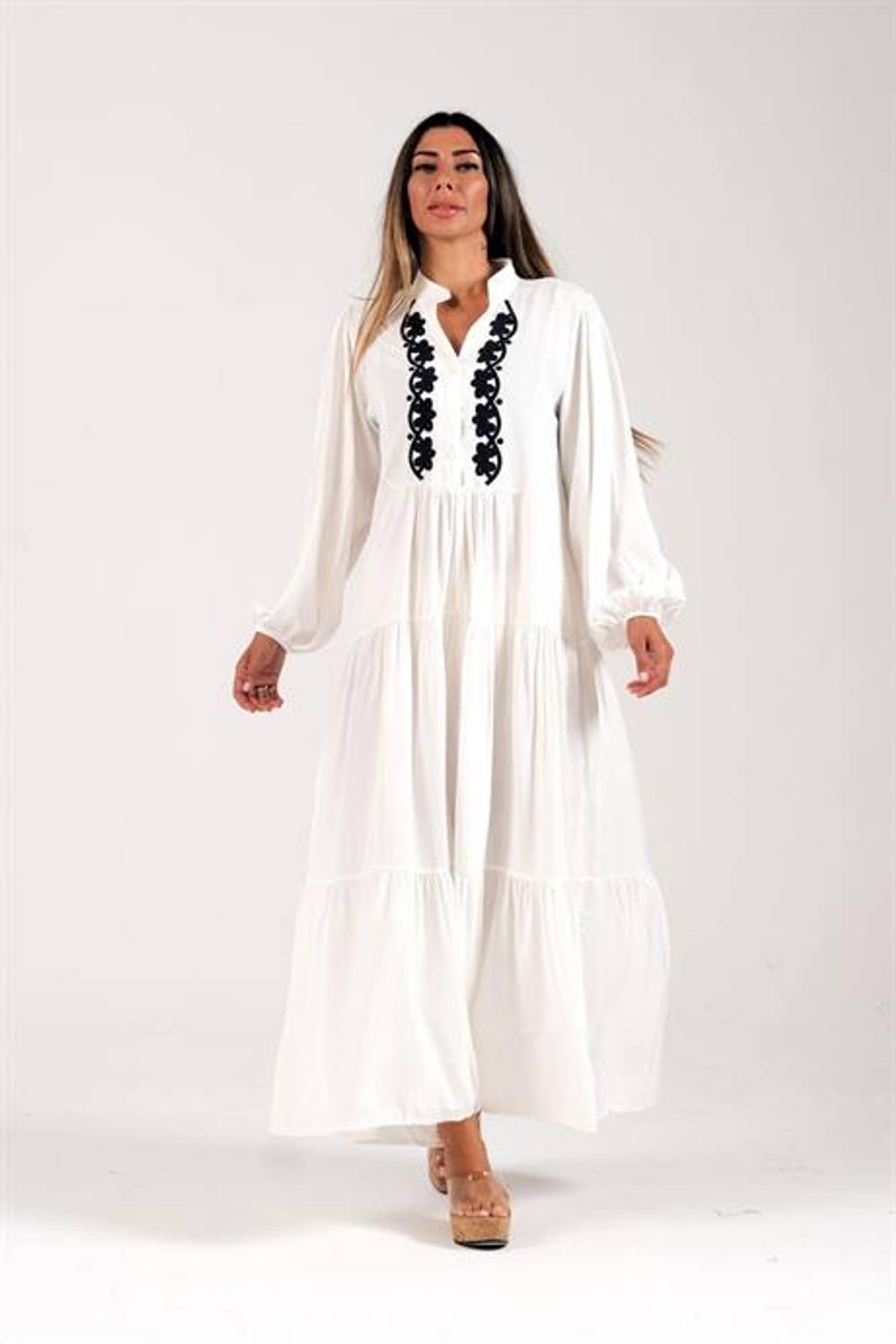 Markano Beyaz Önü Nakışlı Balon Kol Eteği Kat Kat Uzun Elbise