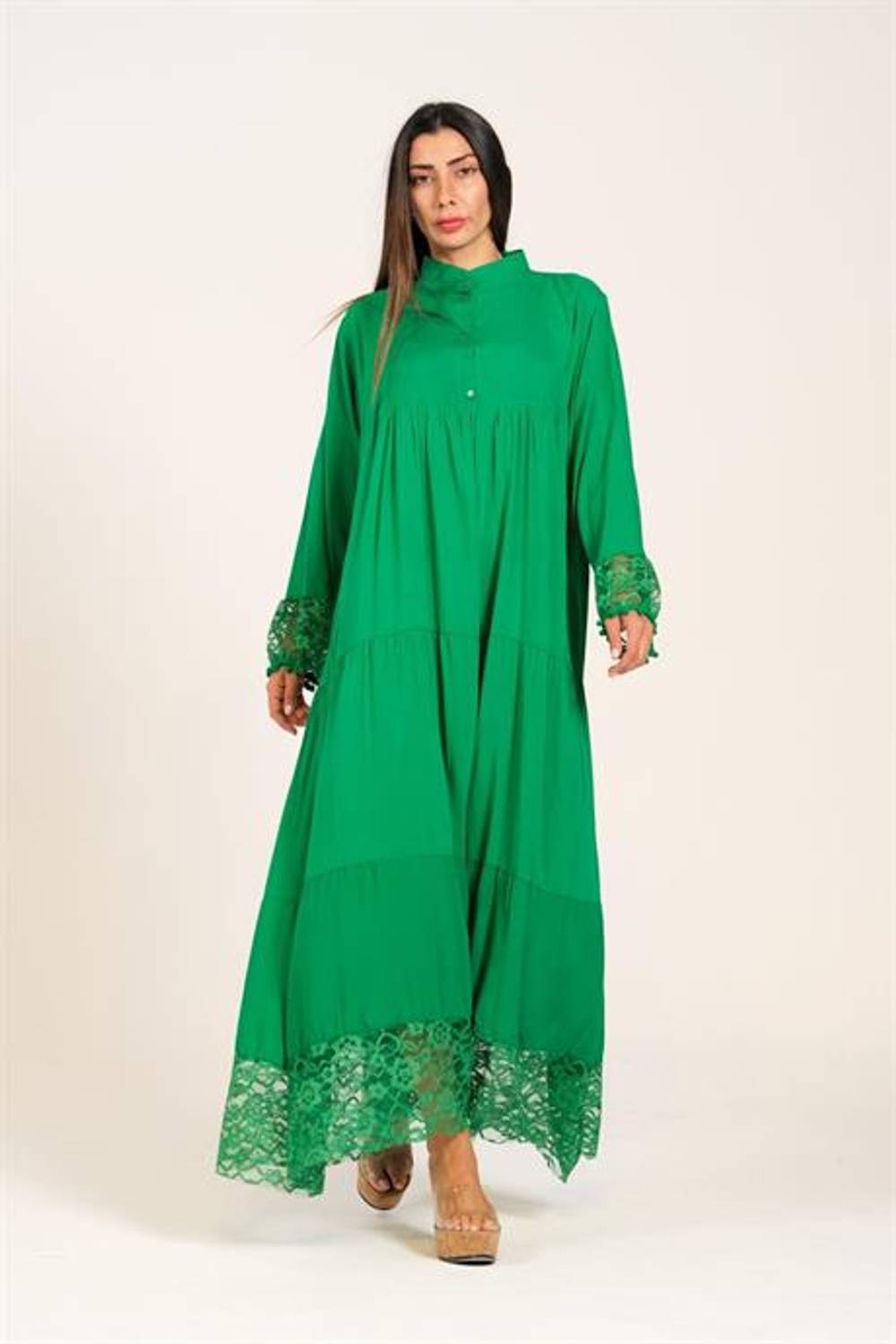 Markano Yeşil Kolları ve Eteği Dantelli Önü Düğmeli Eteği Kat Kat Uzun Elbise