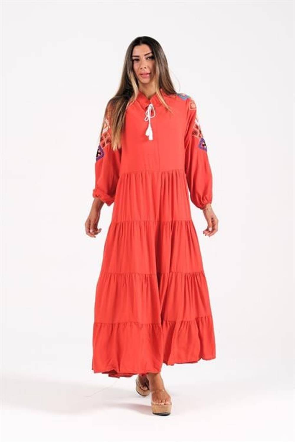 Markano Kiremit Rengi Sıfır Yaka Kolları Nakışlı Eteği Kat Kat Uzun Elbise