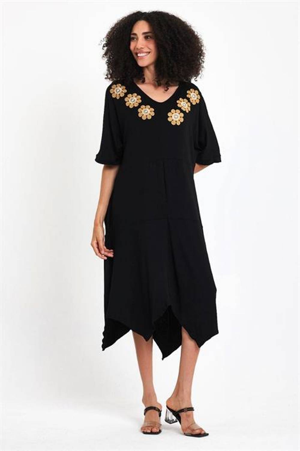 Markano Siyah V Yaka Kısa Kollu Yakası Çiçek Nakışlı Cepli Asimetrik Midi Penye Elbise