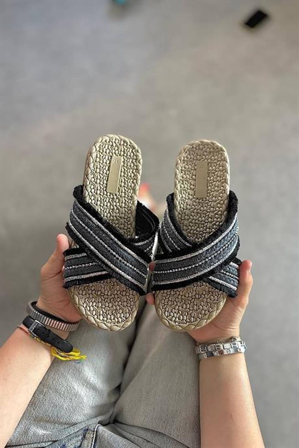 Женские шлепанцы Markano Riri черные с камнями, плетеная подошва, размеры: 36-40