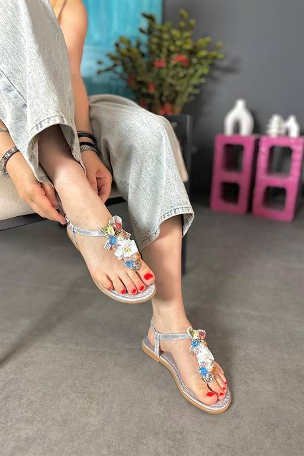 Сандалі для жінок Markano Bethan з срібними деталями у формі троянди, розміри: 36-40