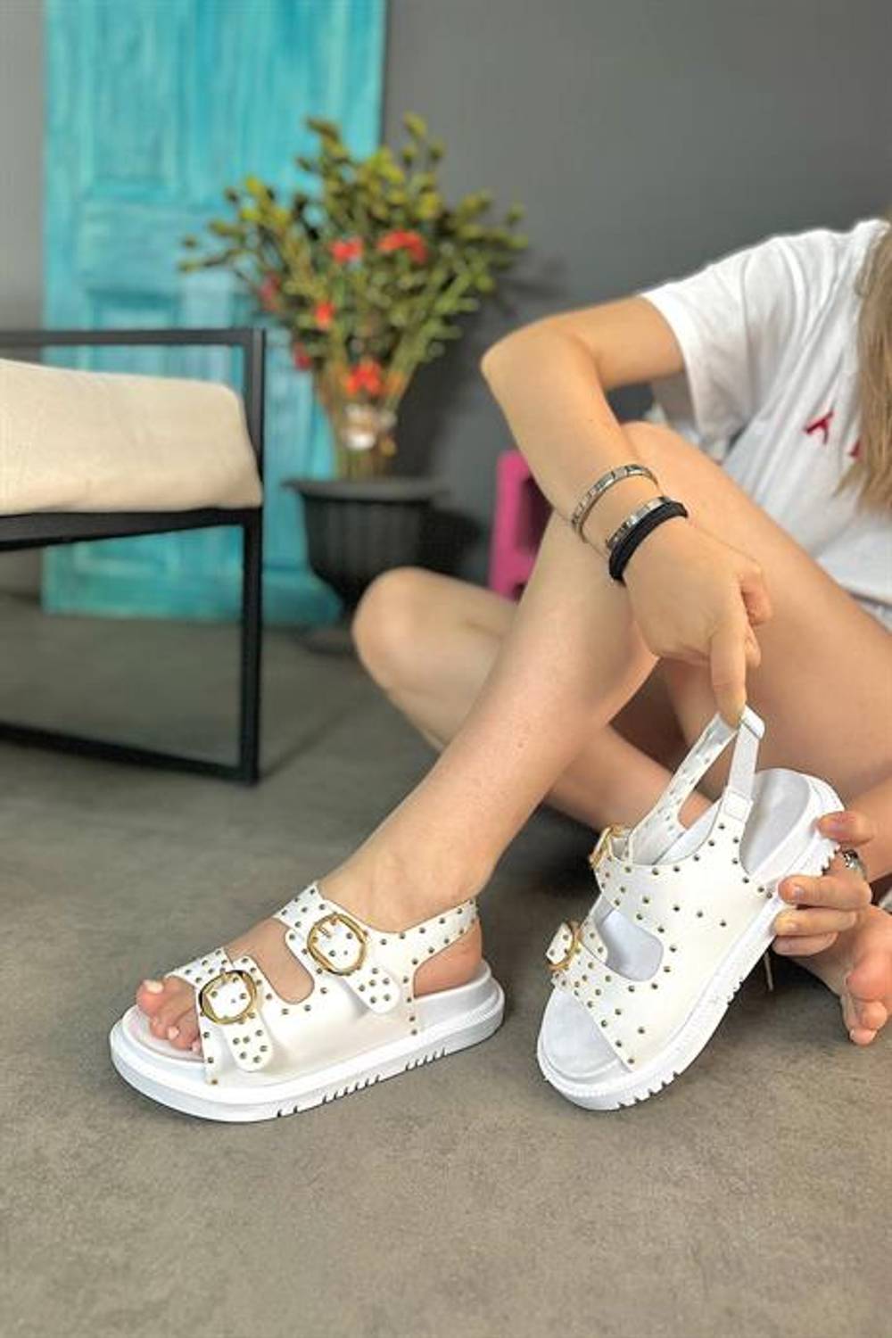 Жіночі сандалі Markano Alfred білого кольору з двома пряжками, розміри 36-40