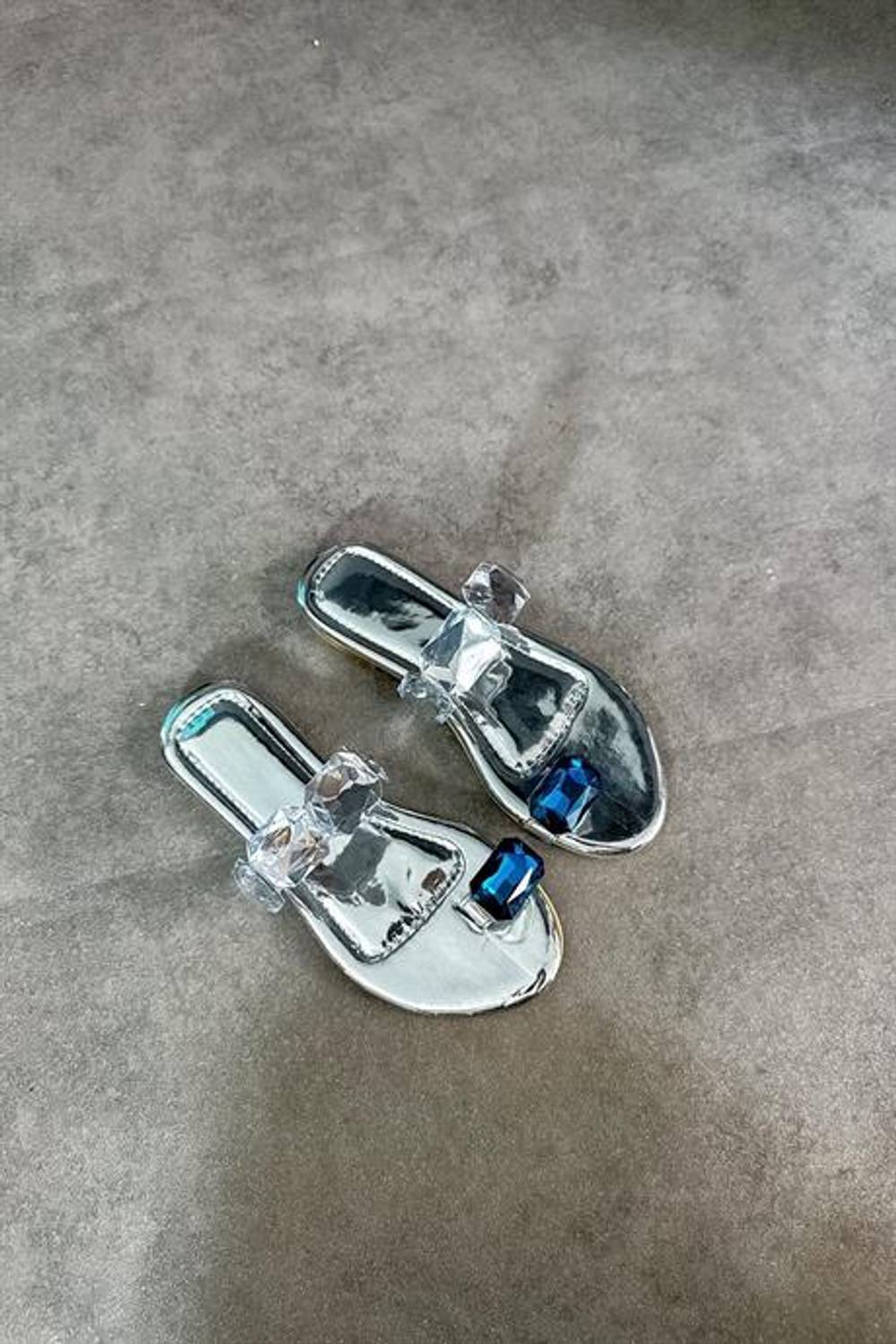 Markano Zeyna Gümüş Tek Mavi Taş Detaylı Kadın Terlik