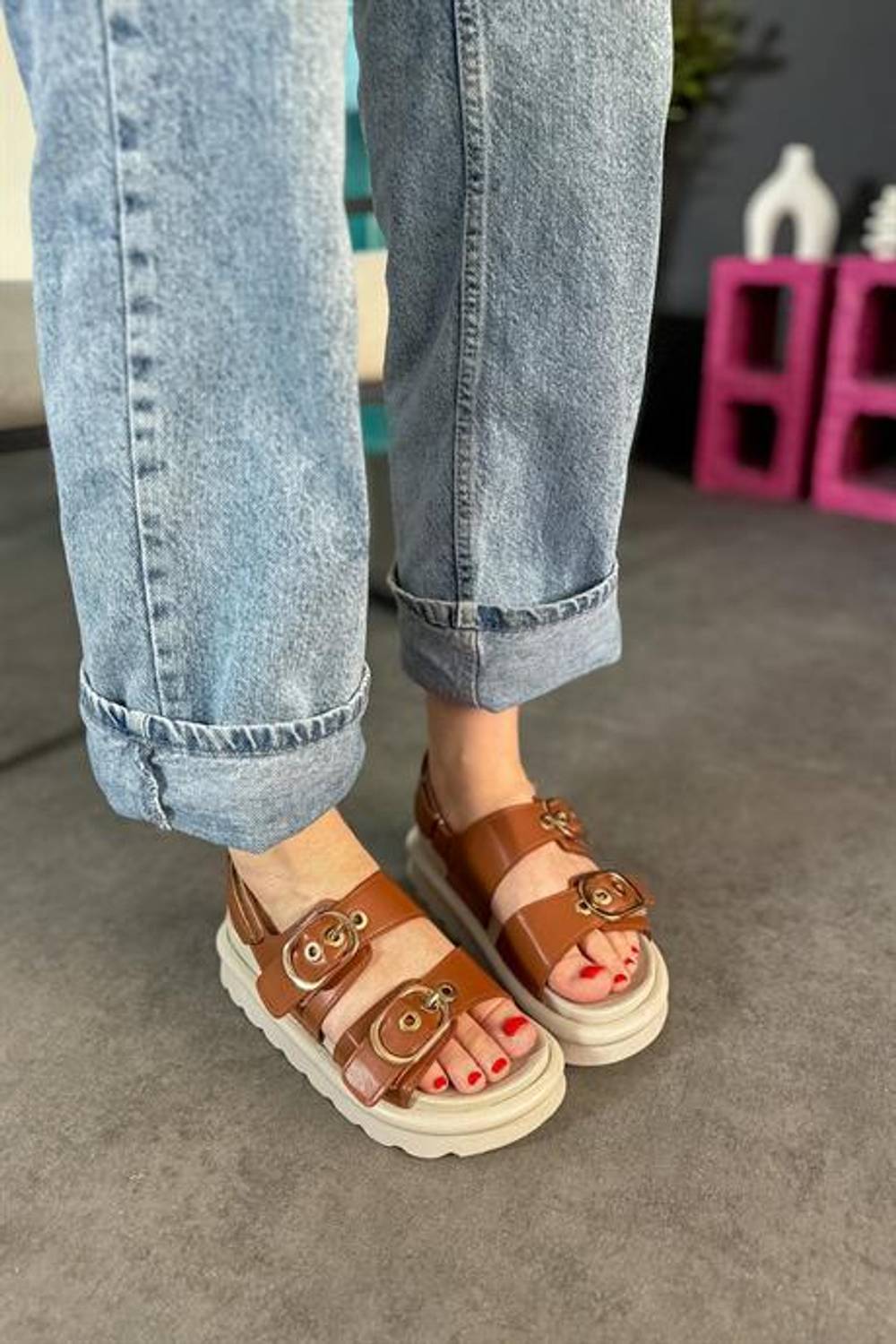 Markano Mui Taba Çift Toka Detaylı Kadın Sandalet