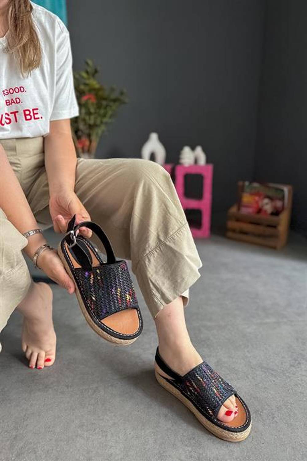 Markano Merin Siyah Hasır Biyeli Kadın Sandalet