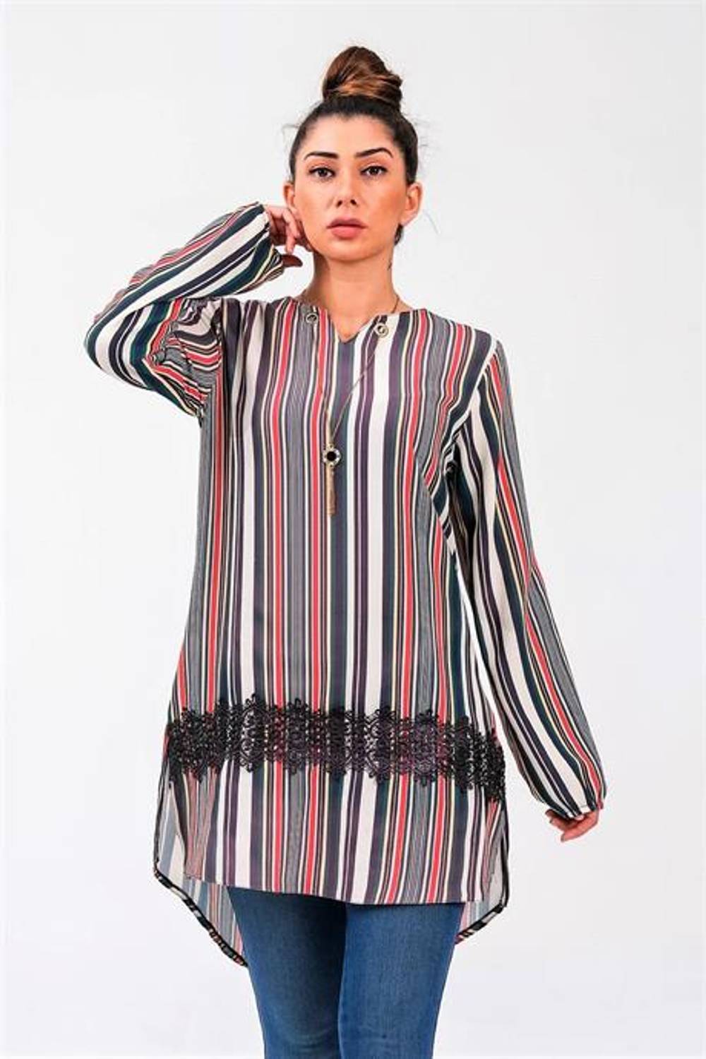 Markano Kırmızı Çizgili Kolları Lastikli Eteği Güpür Detay Kolyeli Tunik