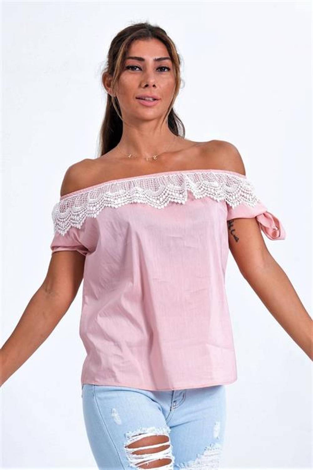Markano Pembe Carmen Yaka Dantel Detaylı Kolları Bağlamalı Bluz