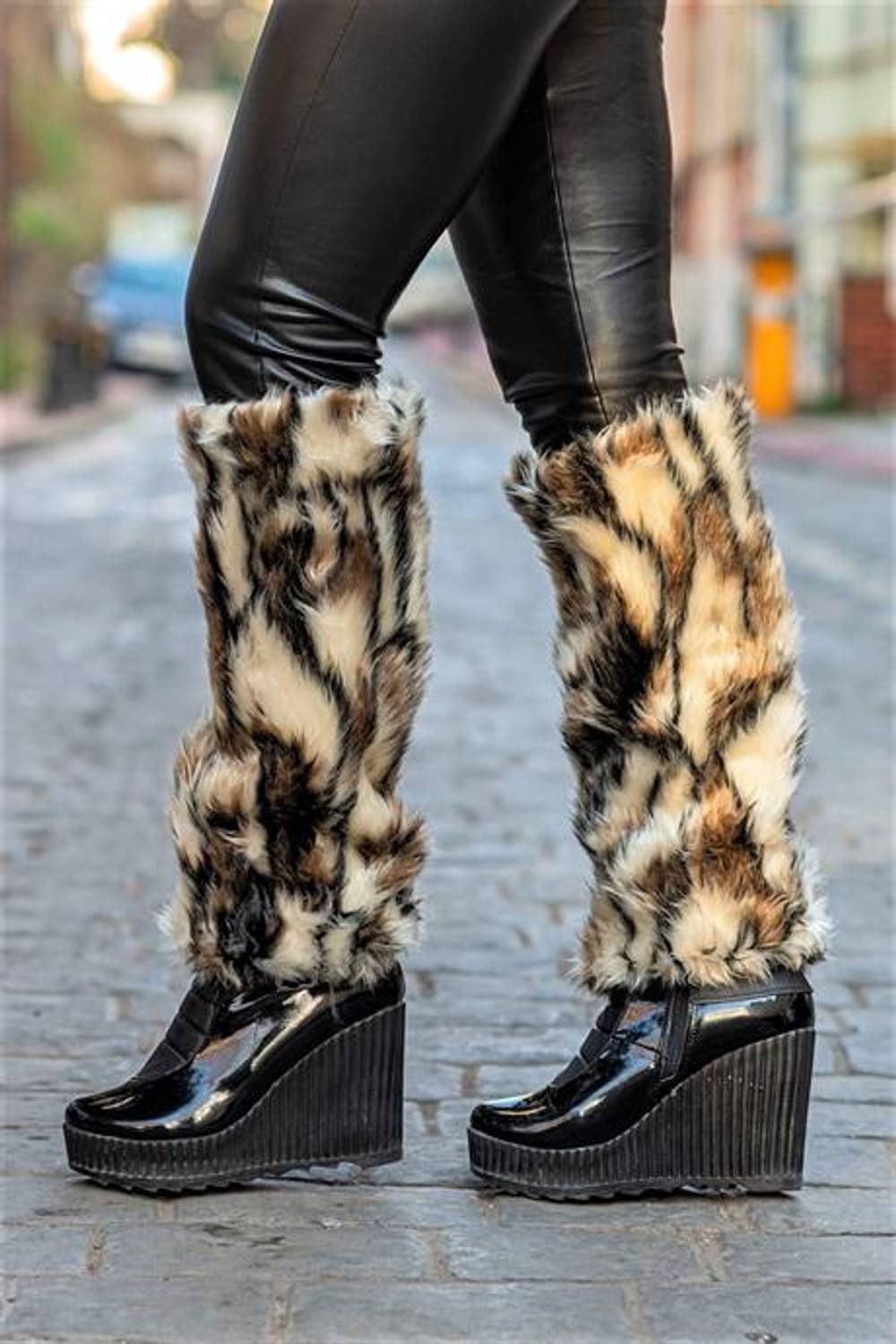 Markano Kahverengi Bej Desenli Tüylü Peluş Tozluk