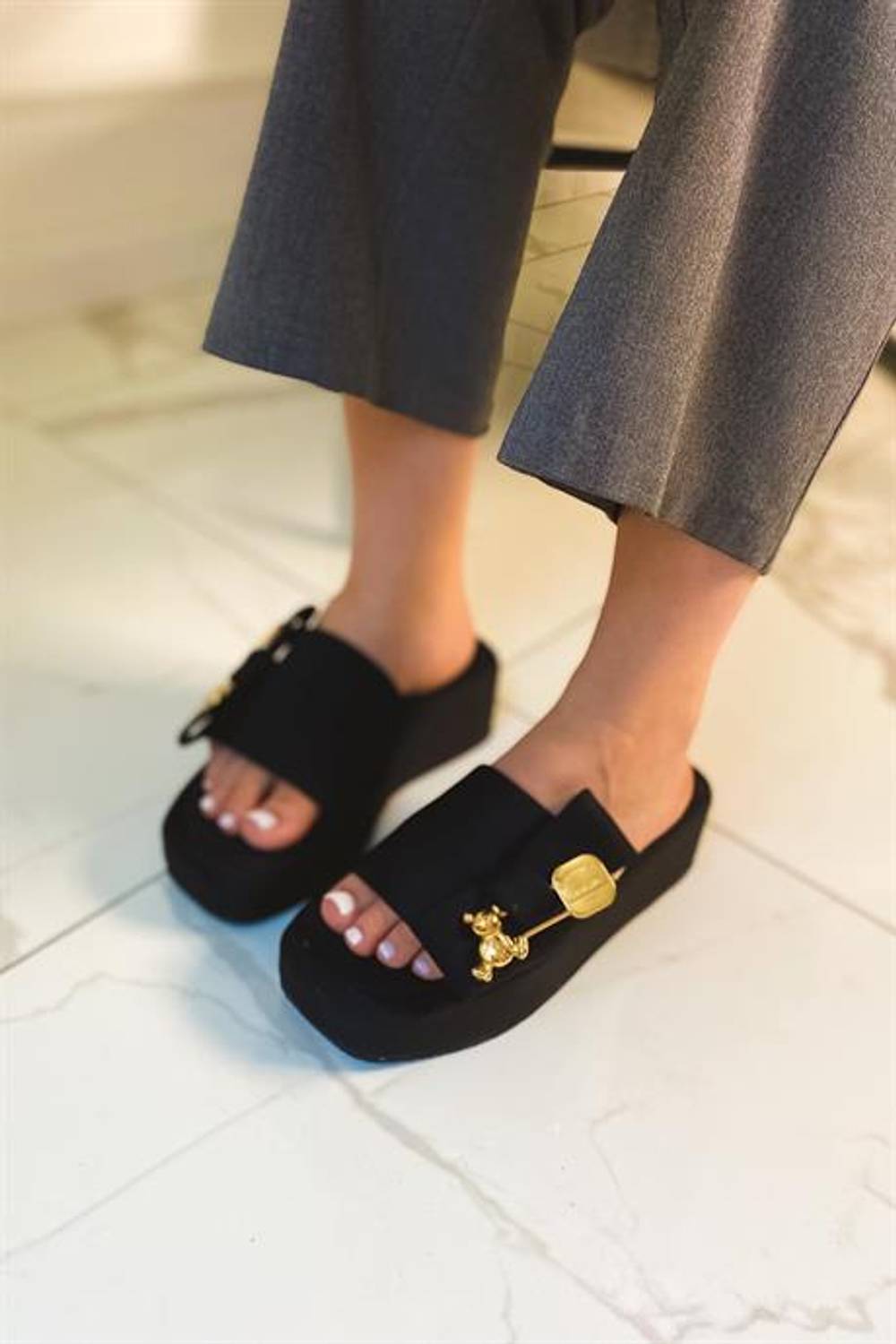 Markano Leila Siyah Ayıcık Detaylı Kadın Terlik