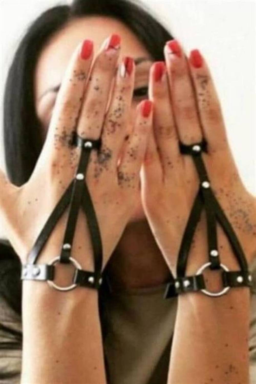 Markano  El Üstüne Deriden Şık Aksesuar Bileklik