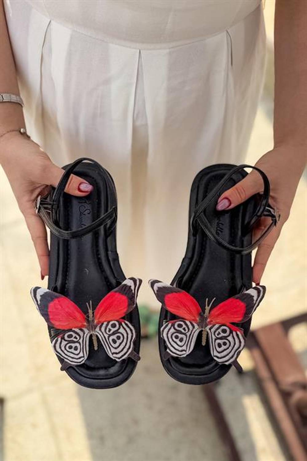 Markano Mesa Siyah Zebra Kelebek Detaylı Kadın Sandalet