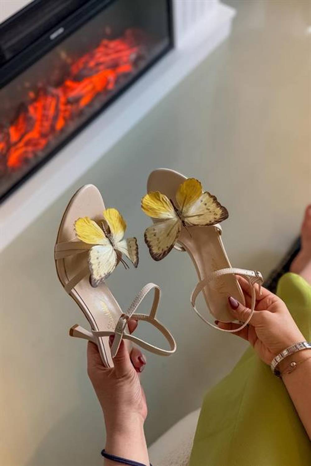 Markano Butter Bej Sarı Kelebek Detaylı Kadın Topuklu Ayakkabı
