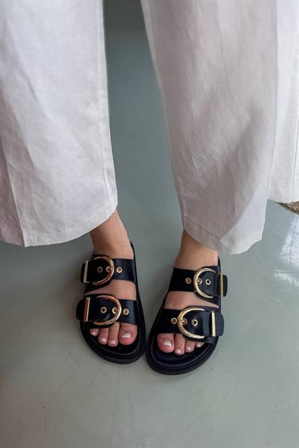 Markano Boris Siyah Çift Toka Detaylı Kadın Terlik