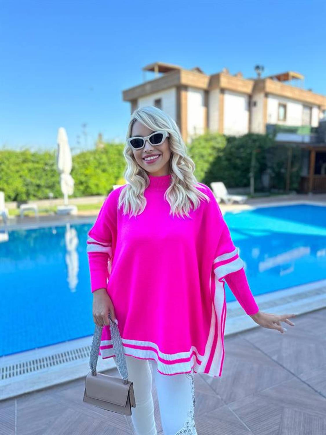 Пончо с полосками - фуксия, стандартный размер, идеально подходит для стильных образов