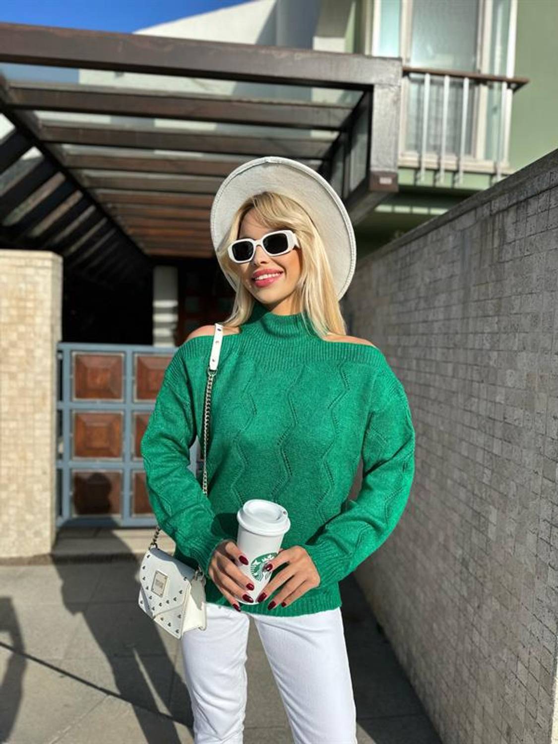 Off Shoulder Fisherman Sweater - Green