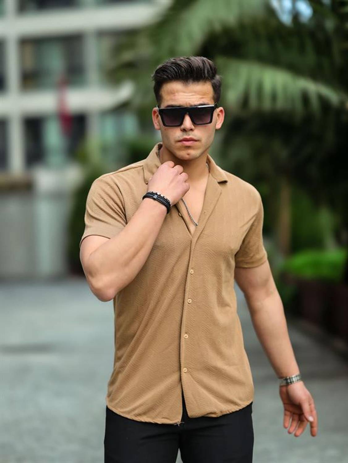 Jakarlı Örme Desenli Kısa Kol Fit Gömlek - Bej