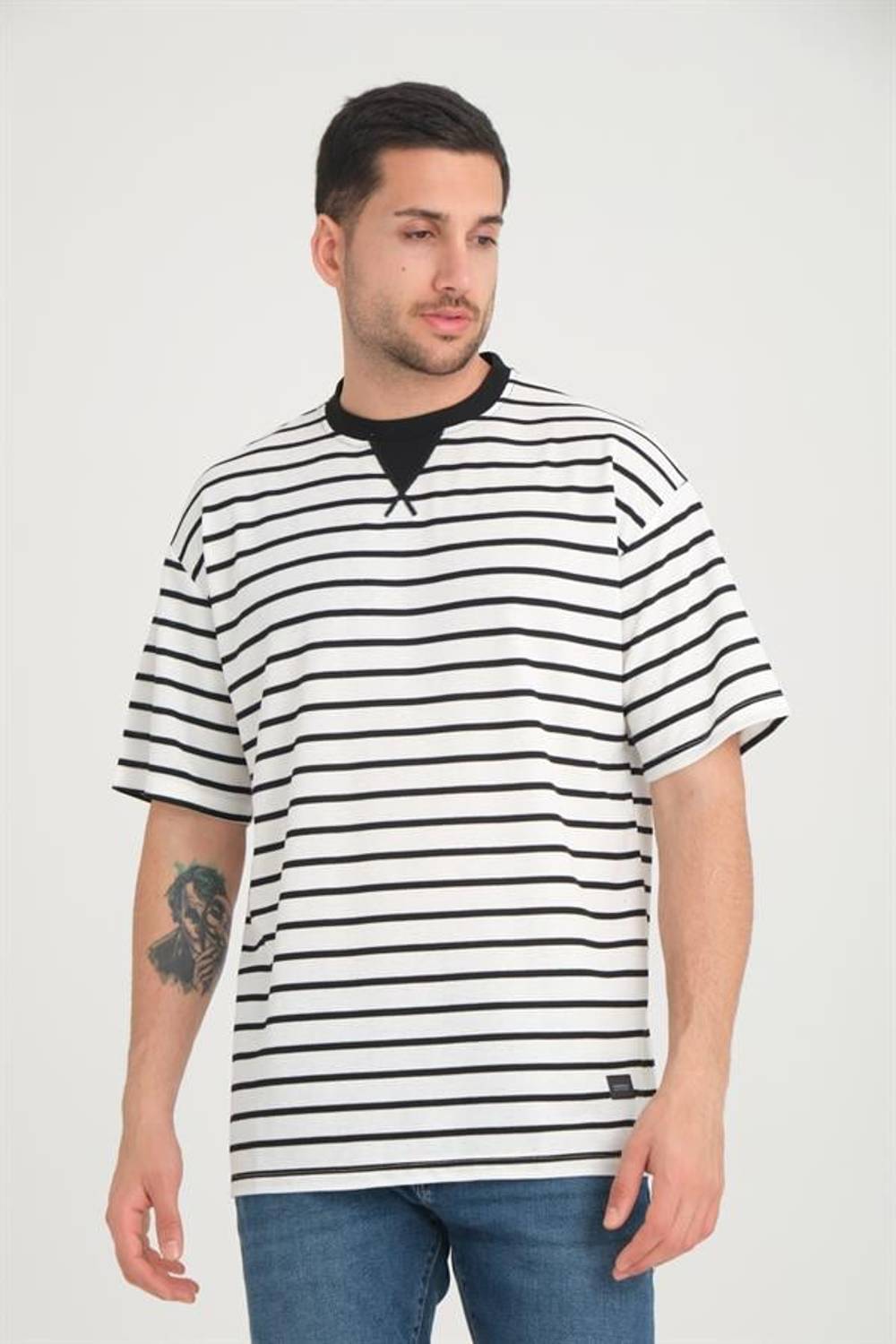Envelope Collar Striped Oversized T-Shirt in Black - Elegance and comfort for all occasions, perfect for showcasing your style