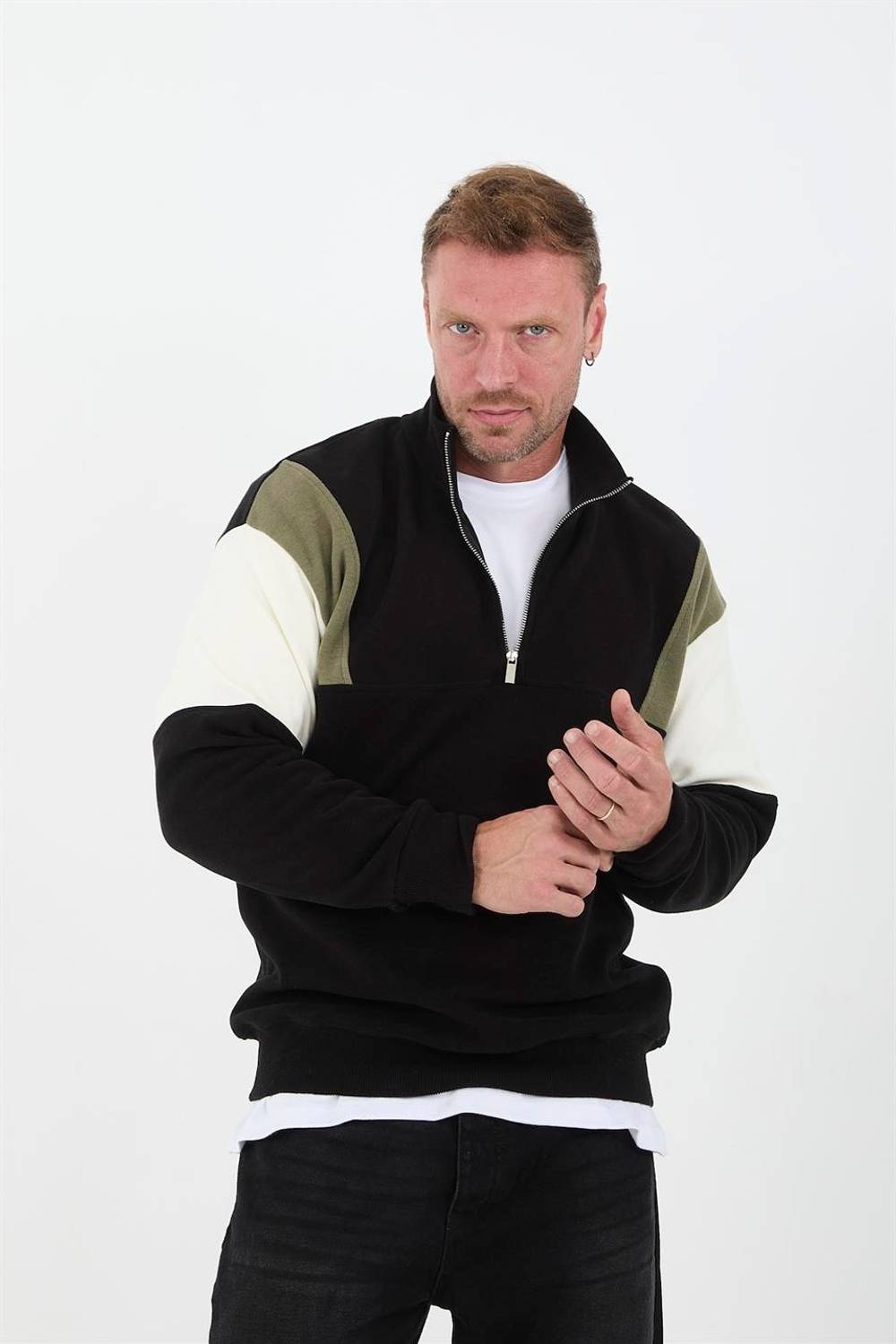 Светшот Oversize для чоловіків з накладками на рукавах, в'язаний, чорний, сучасний стиль, зручний та теплий для холодної погоди