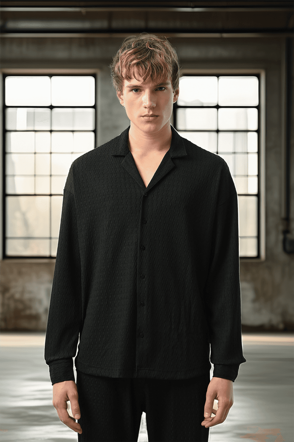 Apaş Yaka Uzun Kol Gölge Dokulu Gömlek - Siyah