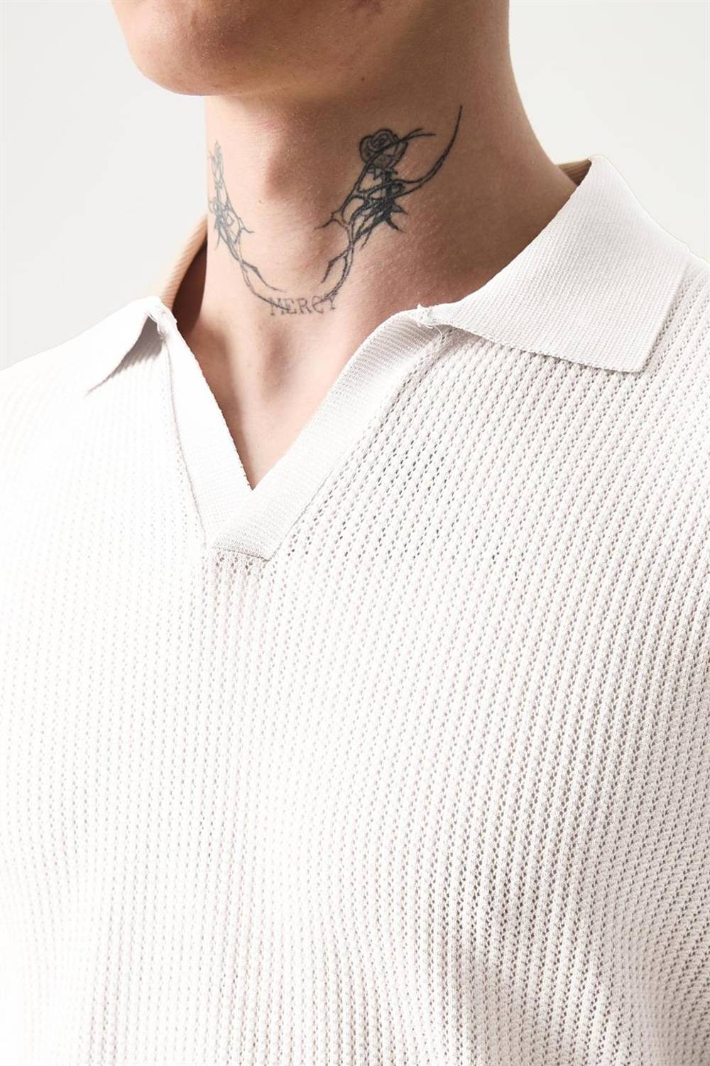 Örme Desenli Viskon Polo Yaka Triko Erkek T-Shirt - Ekru