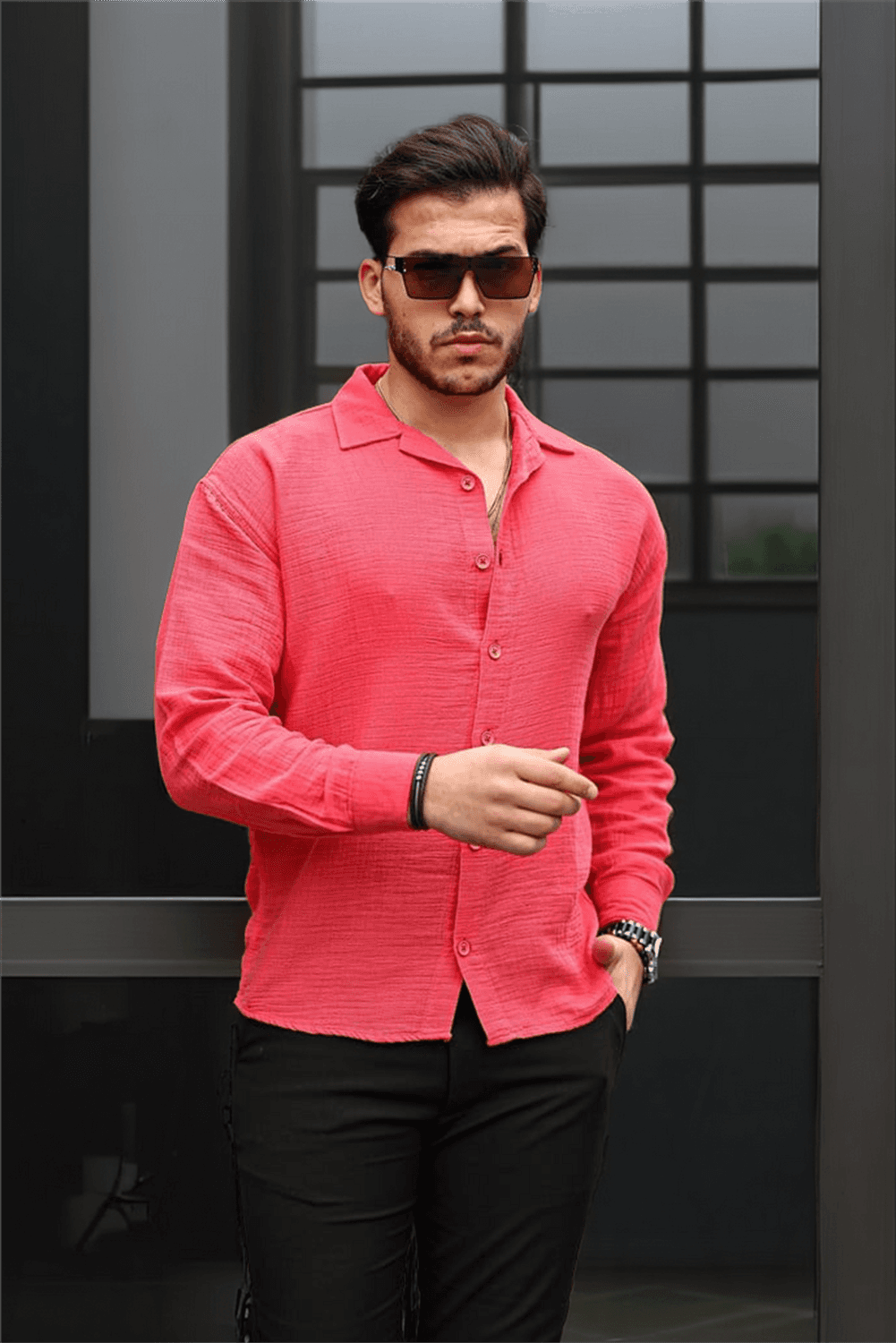 Оверсайз рубашка из муслина - красная, удобный стиль, идеальна для повседневной носки, сочетается с чинос и джинсами