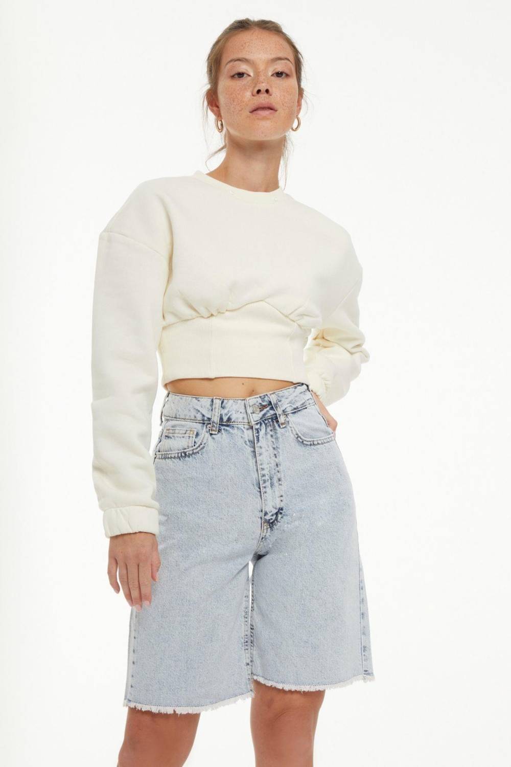 Жіночі шорти сіро-білих тонів, midi довжини, високої талії, розміри 32-42