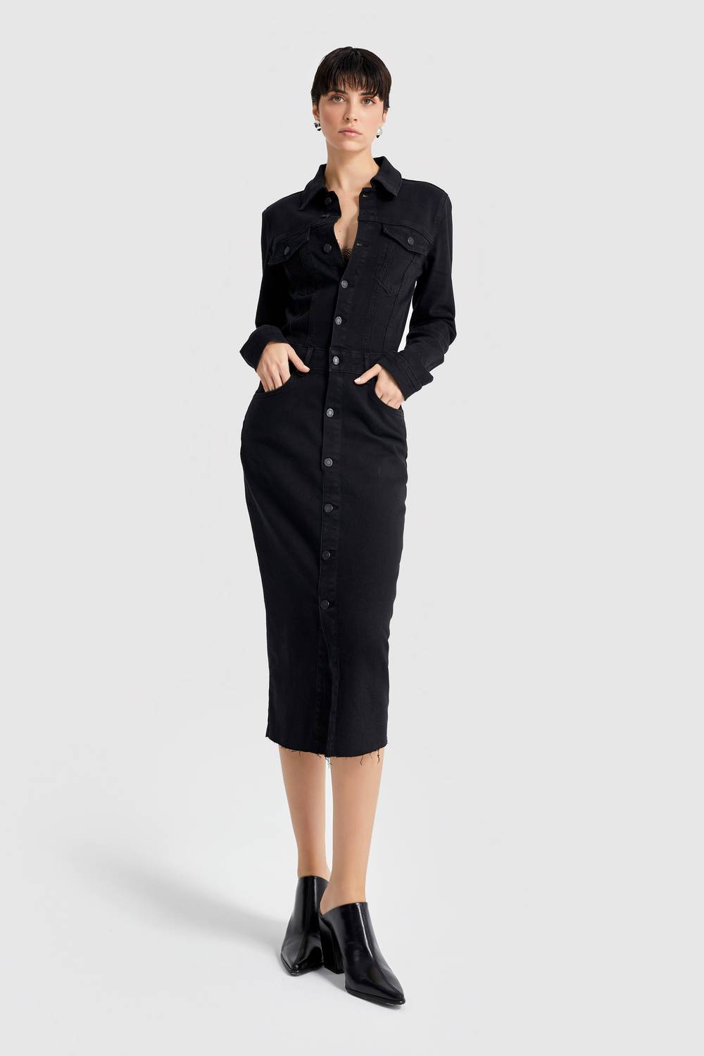 Женское черное деним-платье с пуговицами, размеры 34-40, универсальная длина, 100% котон, стильный и элегантный вариант для любого гардероба