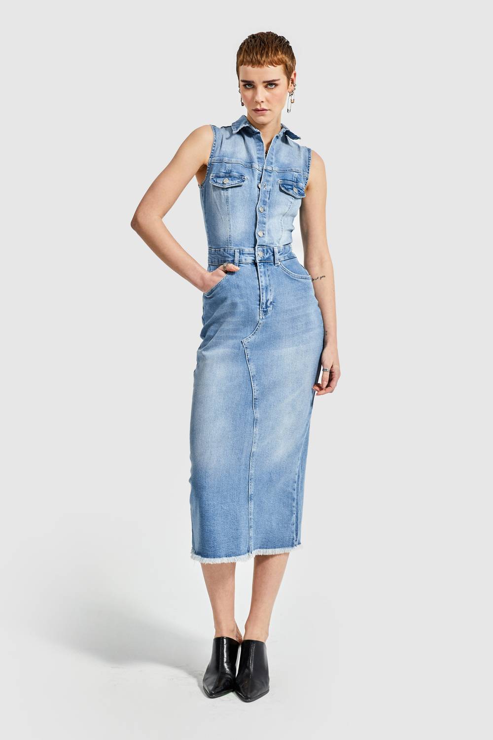 Women's Blue Color Lycra Fabric Front Buttoned Zero Sleeve Denim Dress