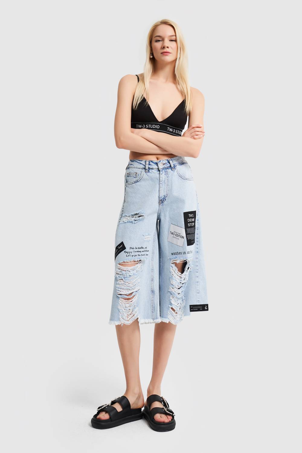 Kadın Kot Rengi Yırtık Detaylı Maxi Boy Tasarım Denim Şort