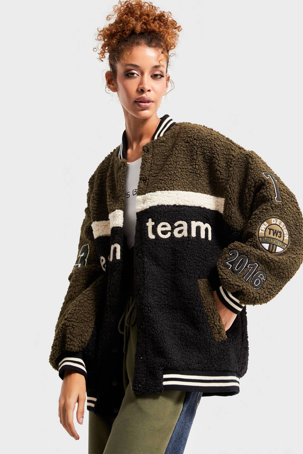 Жіноча оверсайз куртка кольору хакі зі світшота, розмір S, виконана з 80% поліестеру та 20% віскози