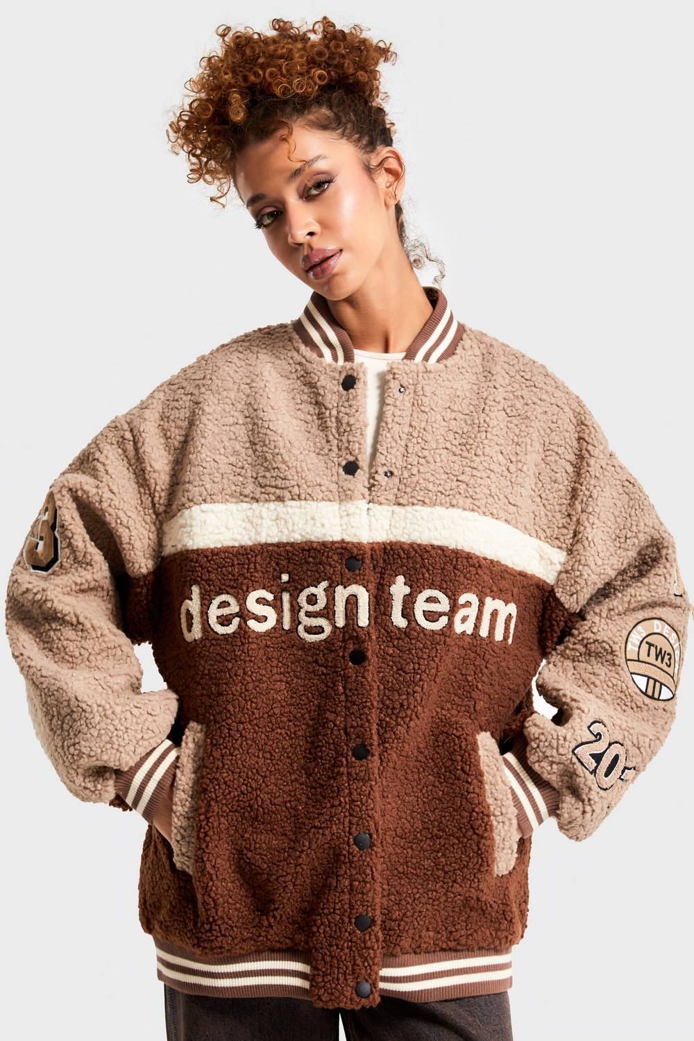 Kadın Bej Kahve Renk Teddy Kumaş Oversize Tasarım Kolej Ceket