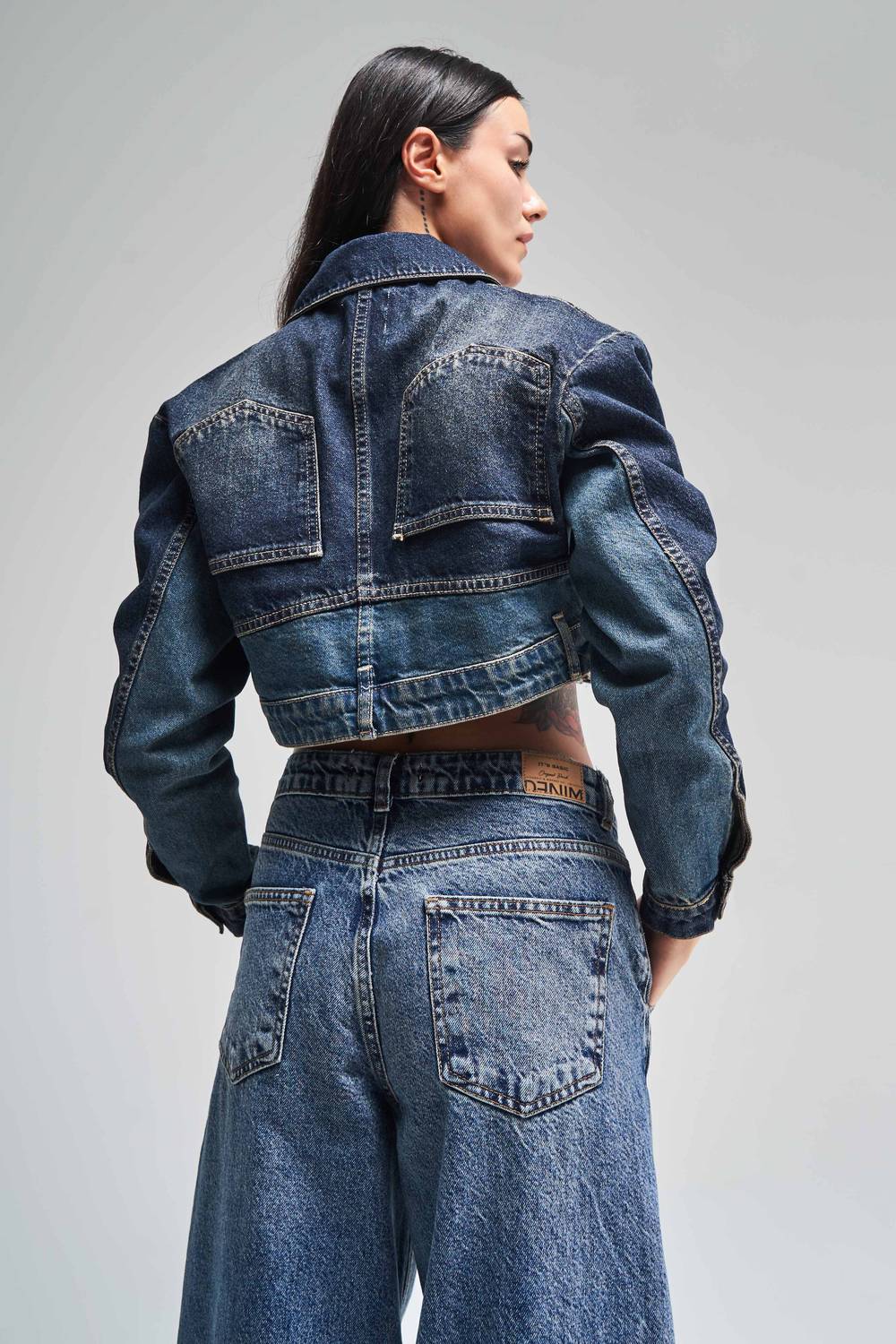 Женская джинсовая куртка Crop T.Kot цвета, модель 36/S, стандартная длина для всех размеров, ткань из хлопка, стильная и удобная