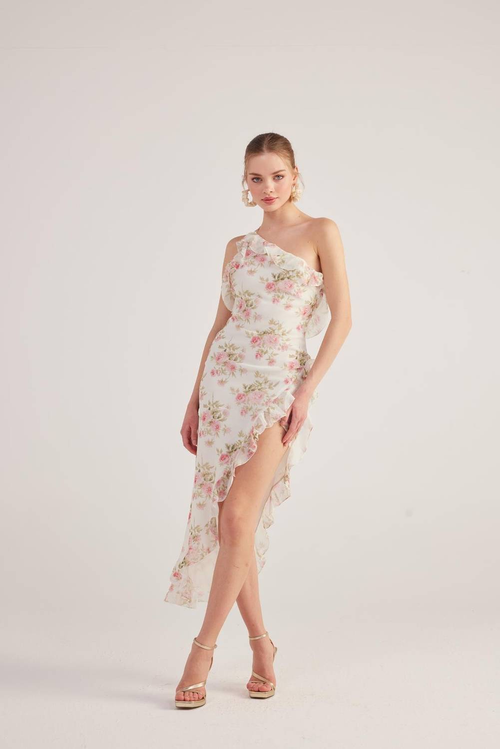 Екру коктейльна сукня з рюшем та одним плечем, розмір XS