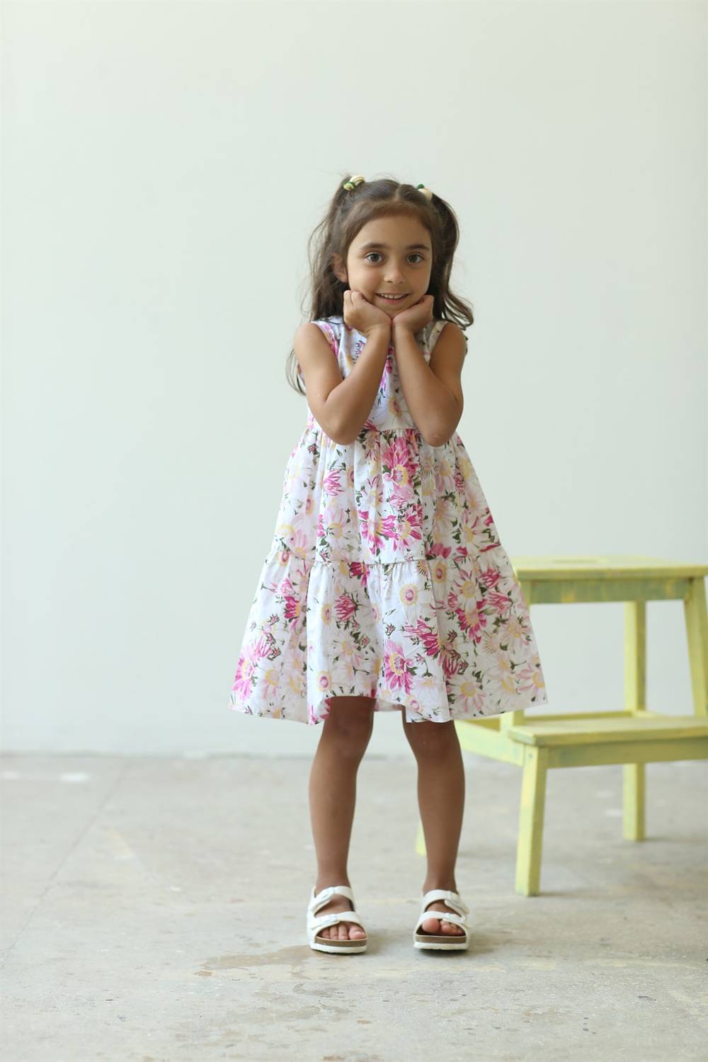 Pembe Papatyalı Kat Kat Kız Çocuk Elbise