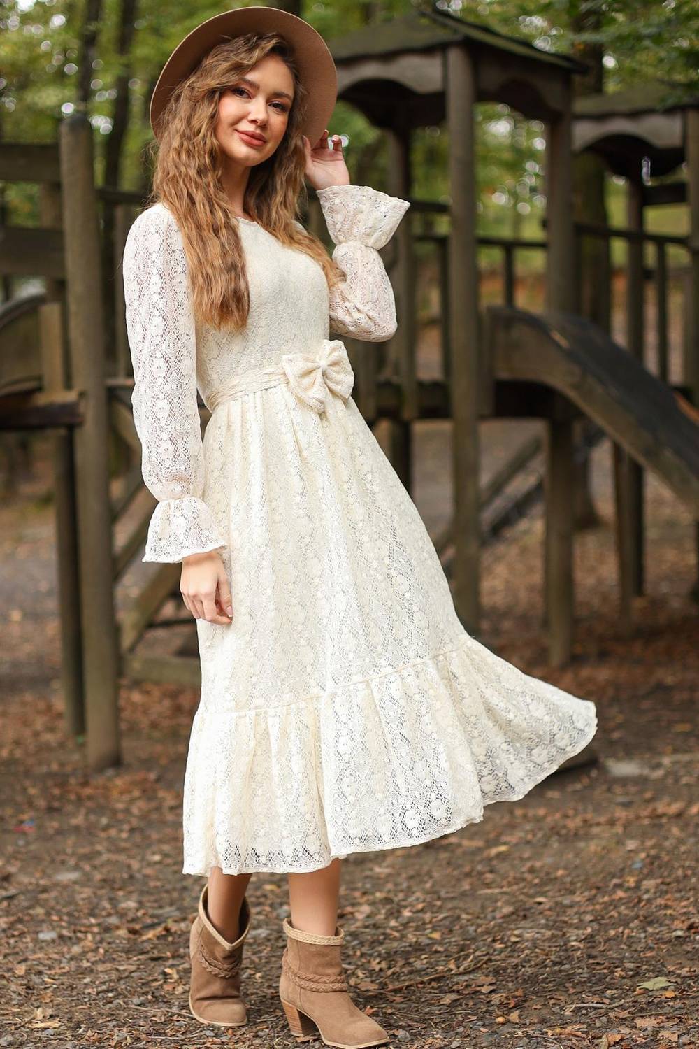 Vintage Ekru Dantelli Elbise