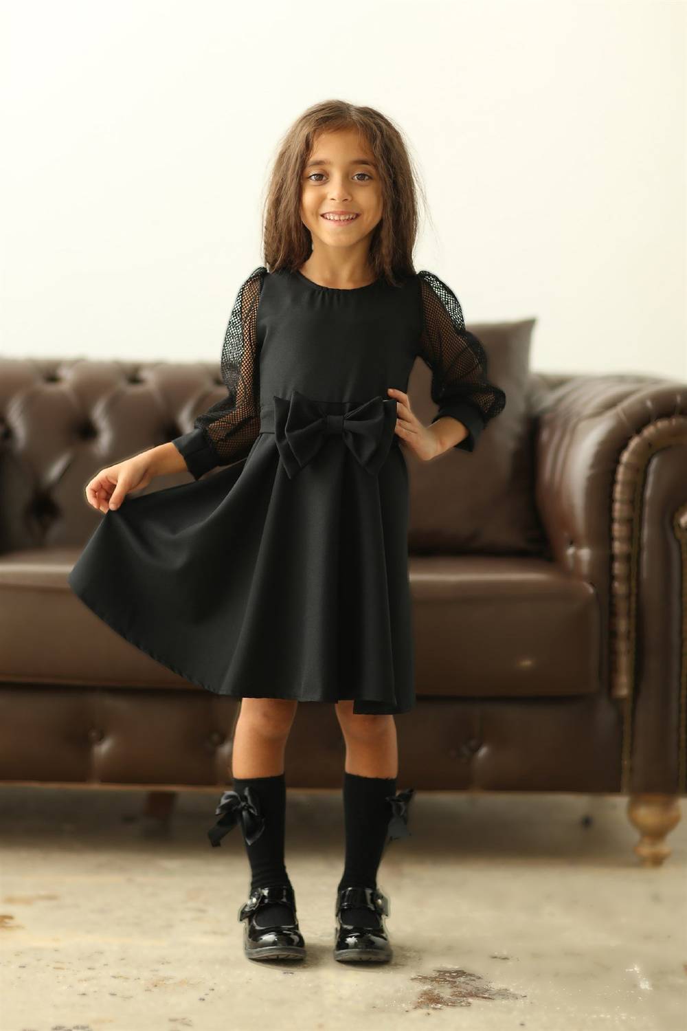 Черное платье с сетчатыми рукавами для девочек, из двойного крепа, подходит для повседневной носки, доступно в разных размерах