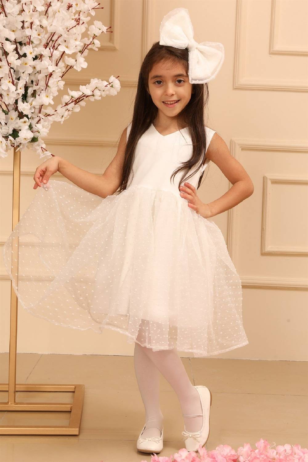 White Sleeveless V Neck Tulle Girl's Party Dress