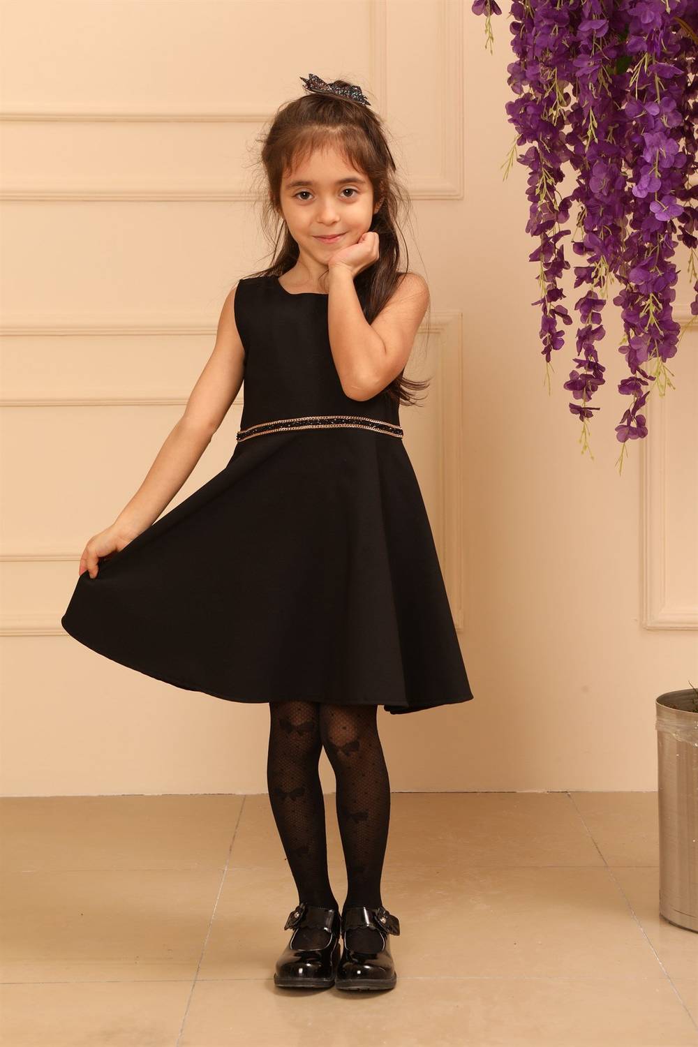 Taşlı V yaka Siyah Kolsuz Kız Çocuk Parti Elbisesi