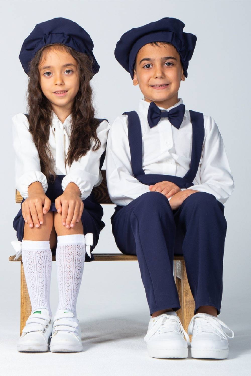 Темно-синій комплект спідниці-салопет і капелюха для дівчаток 6-7 років з крепової тканини