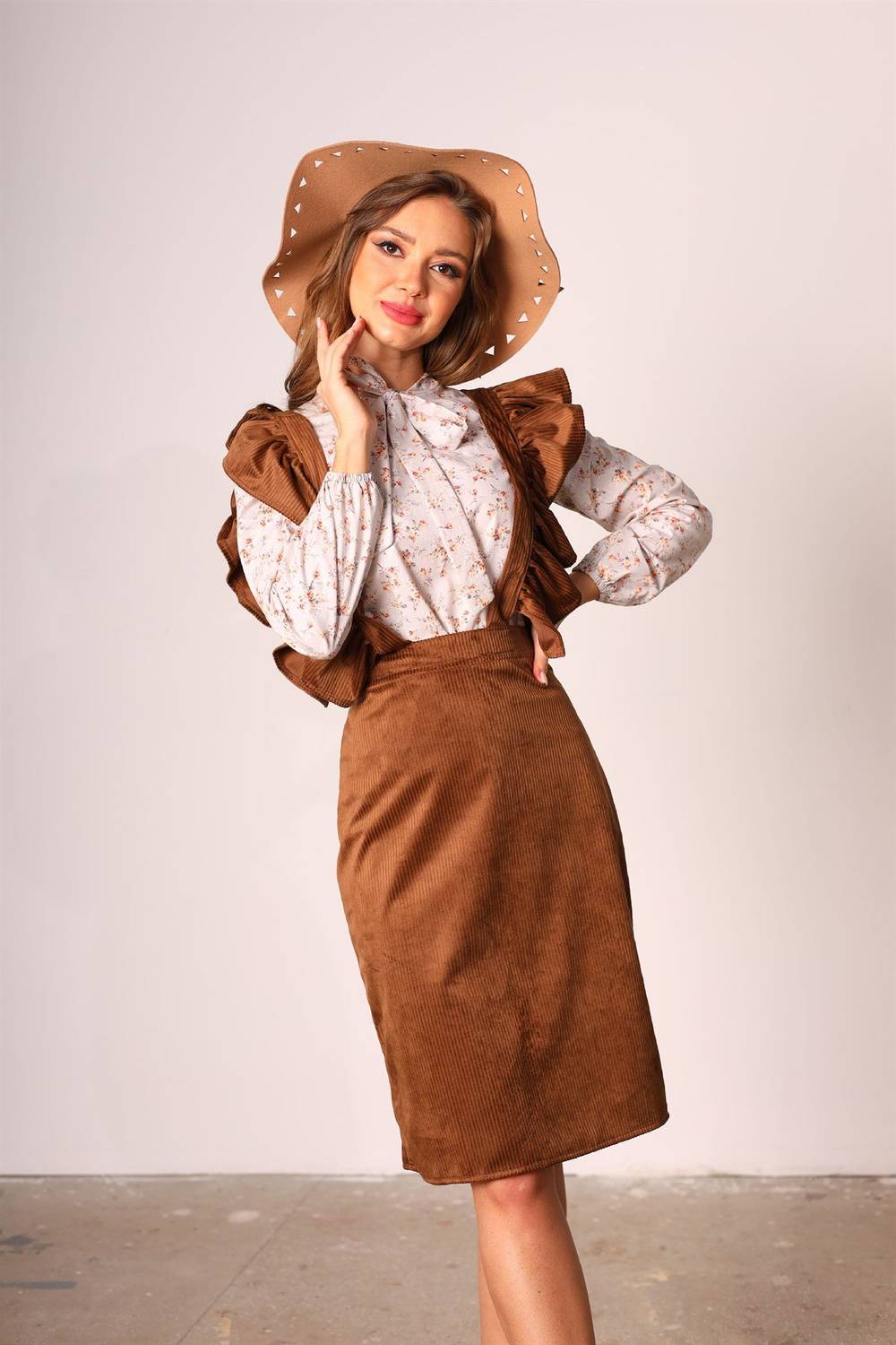 Вінтажна велюрова спідниця-салопет із гудзиками, розміри 36-46, стильний вибір для модних образів