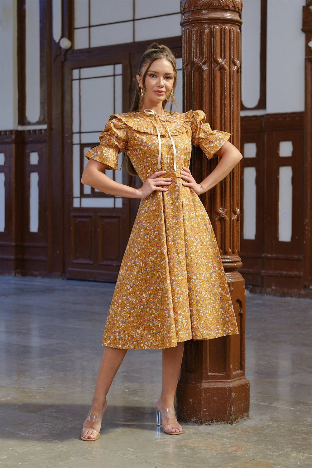 Vintage Scoop Neck Mustard Floral Balloon Sleeve Flared Dress