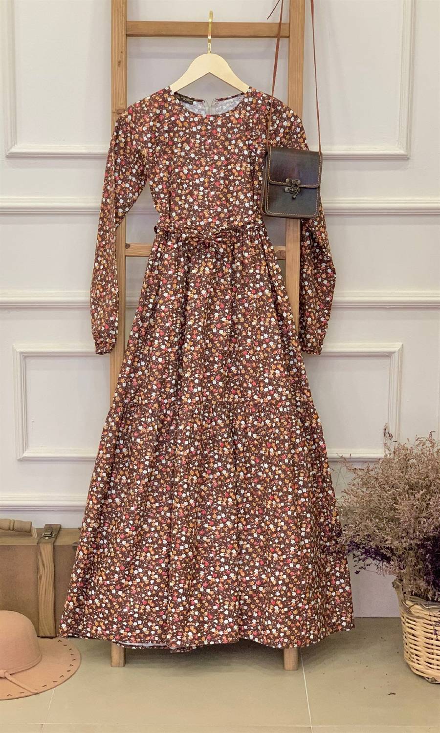 Hijab Vintage Brown Floral Tiered Dress