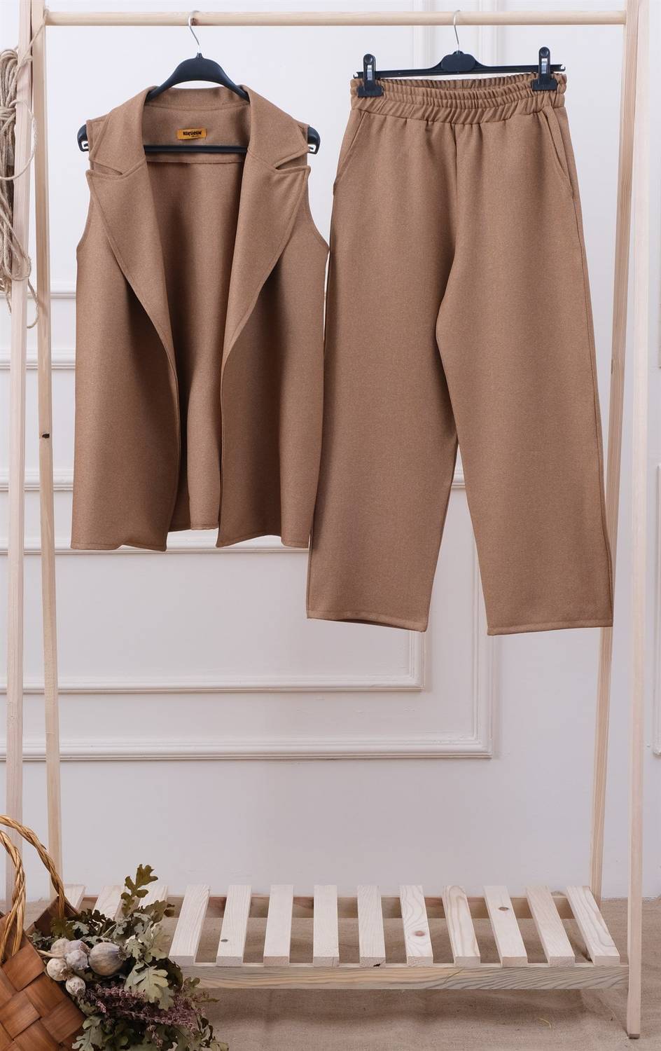 Taba Rengi Yün Efekt Kışlık Yelek Ve Pantolon Takımı