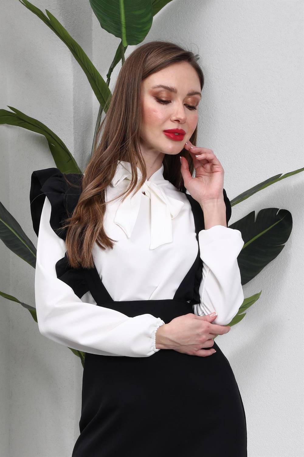 Блуза белая с завязанным воротником из крепа, приталенная, размеры S-3XL, рекомендована ручная стирка