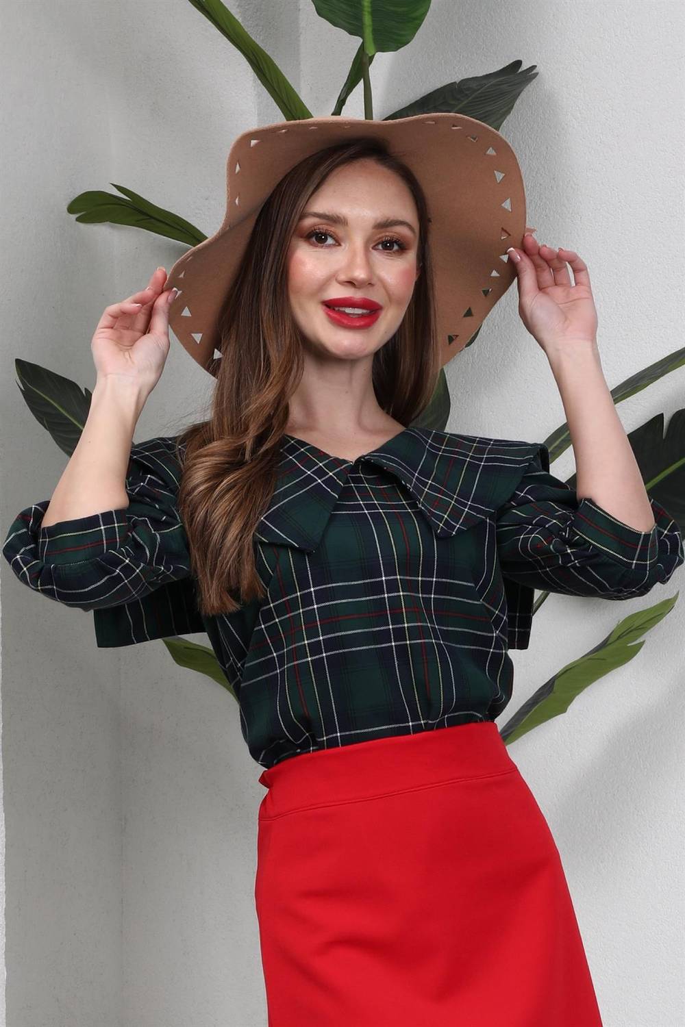 Yakalı ve Manşetli Yeşil Ekose Bluz